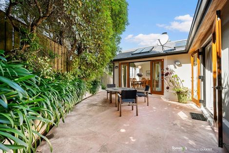 Photo of property in 9a Wadestown Road, Wadestown, Wellington, 6012