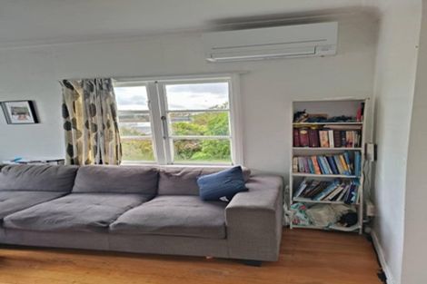 Photo of property in 18 Collins Avenue, Tawa, Wellington, 5028