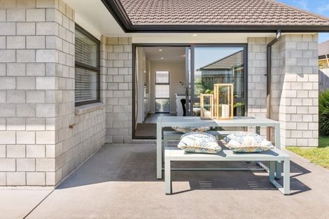 Photo of property in 11 Kahuparere Crescent, Pyes Pa, Tauranga, 3112