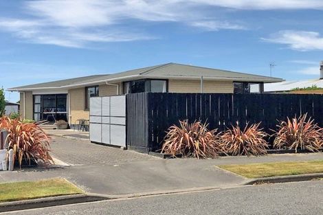 Photo of property in 12 Scotswood Place, Rangiora, 7400