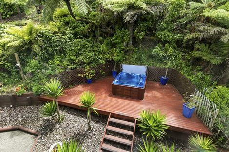 Photo of property in 14 Arahiwi Grove, Tirohanga, Lower Hutt, 5010