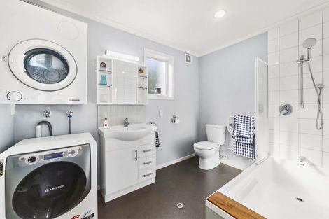 Photo of property in 25 Omar Street, Khandallah, Wellington, 6035