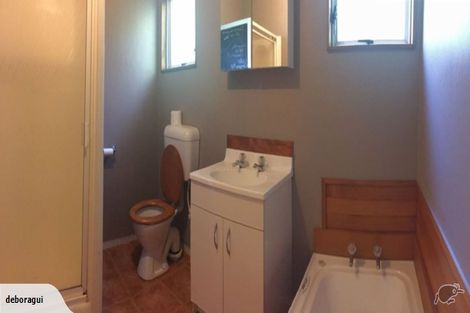 Photo of property in 1/633 Glenfield Road, Totara Vale, Auckland, 0629