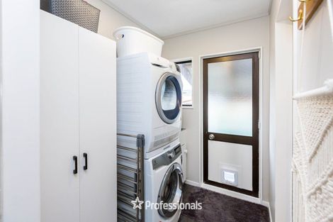 Photo of property in 5 Tulsa Grove, Totara Park, Upper Hutt, 5018