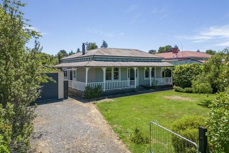 Photo of property in 30 Church Street, Waipawa, 4210
