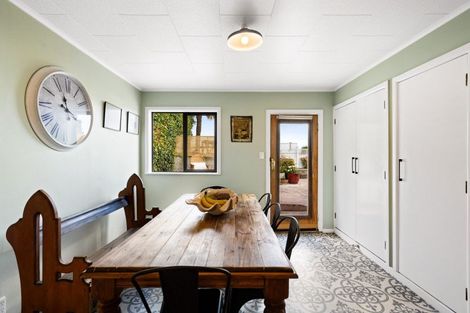 Photo of property in 13 Roslyn Road, Bluff Hill, Napier, 4110