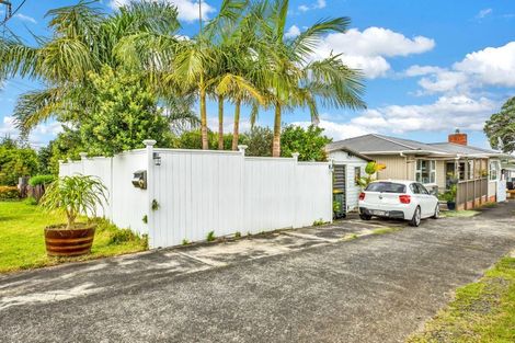 Photo of property in 1/52 Sunnynook Road, Sunnynook, Auckland, 0620