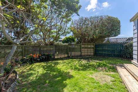 Photo of property in 25 Tobys Way, Waikanae Beach, Waikanae, 5036