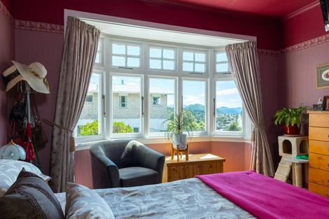 Photo of property in 7 Broadway, Picton, 7220