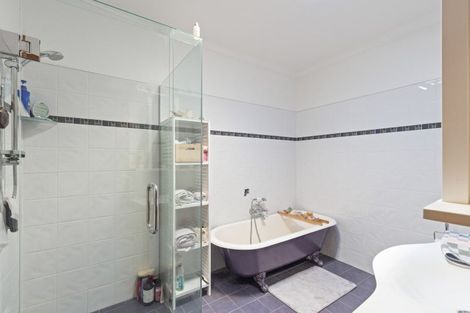 Photo of property in 25 Mclean Street, Strandon, New Plymouth, 4312