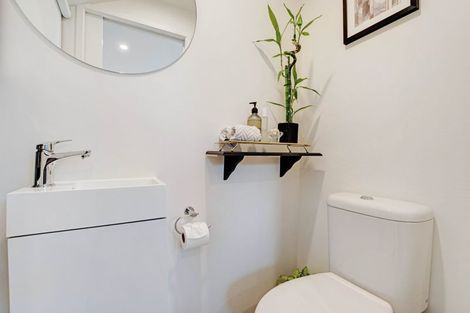 Photo of property in 8 Patariki Way, Beach Haven, Auckland, 0626