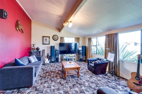 Photo of property in 2 Lannie Place, Greenmeadows, Napier, 4112