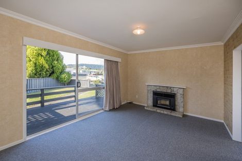 Photo of property in 9 Featherston Street, Levin, 5510