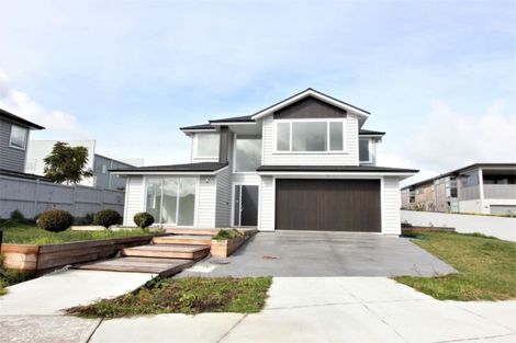 Photo of property in 16 Milano Boulevard, Karaka, Papakura, 2113