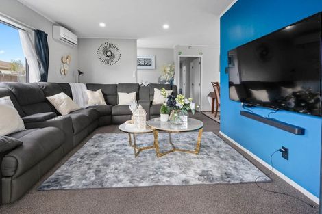 Photo of property in 1/11 Blackgate Place, Weymouth, Auckland, 2103