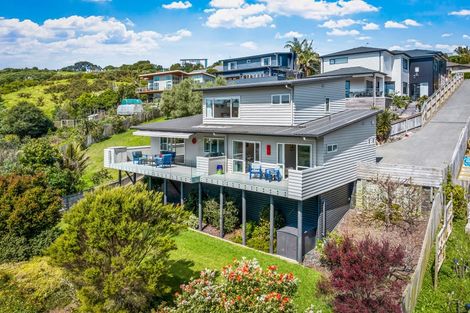 Photo of property in 17 Hawaiian Parade, Arkles Bay, Whangaparaoa, 0932