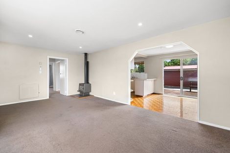 Photo of property in 27 Denniston Crescent, Redwood, Christchurch, 8051