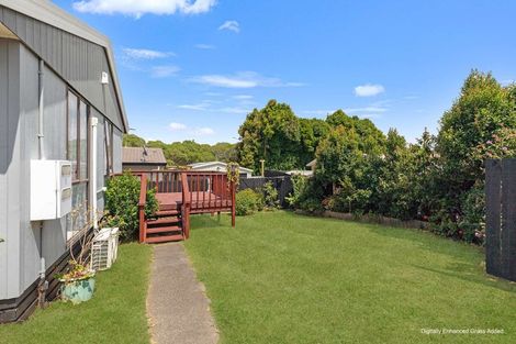 Photo of property in 1/8 Kirklow Place, Goodwood Heights, Auckland, 2105