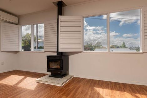 Photo of property in 1a Helena Street, Massey, Auckland, 0614