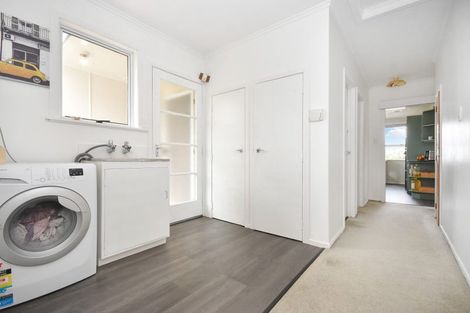 Photo of property in 107 Wallace Road, Mangere Bridge, Auckland, 2022