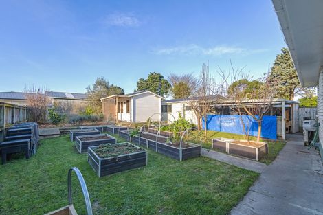 Photo of property in 15 Acacia Street, Kelvin Grove, Palmerston North, 4414