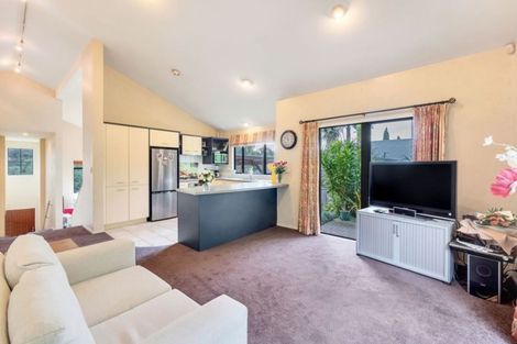 Photo of property in 22 Kate Sheppard Avenue, Torbay, Auckland, 0630