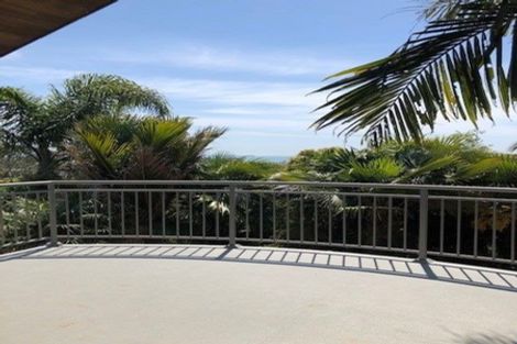 Photo of property in 473 East Coast Road, Murrays Bay, Auckland, 0630