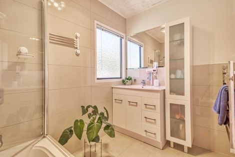 Photo of property in 88 Reynella Drive, Massey, Auckland, 0614