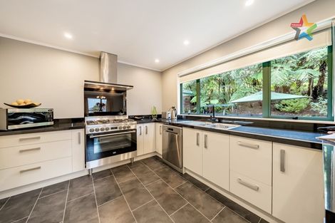 Photo of property in 126 Normandale Road, Normandale, Lower Hutt, 5010