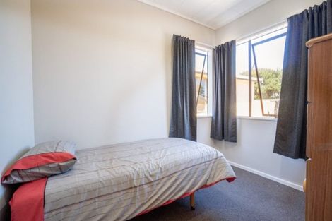 Photo of property in 32 Rosedale Crescent, Cloverlea, Palmerston North, 4412