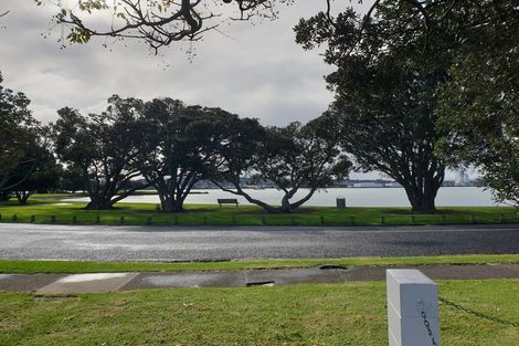 Photo of property in 27 Kiwi Esplanade, Mangere Bridge, Auckland, 2022