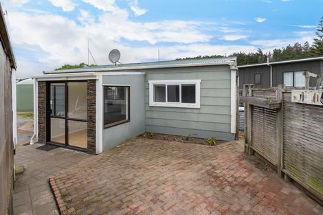 Photo of property in 16 Hydrabad Drive, Waitarere Beach, Levin, 5510