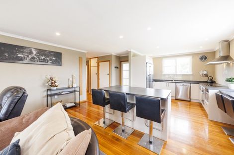 Photo of property in 10 Oriana Place, Highbury, Palmerston North, 4412