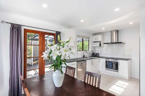 Photo of property in 80 Sunvue Road, Glen Eden, Auckland, 0602