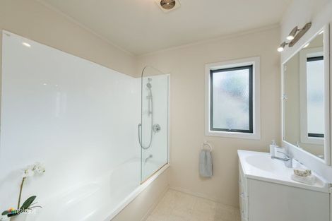 Photo of property in 27 Morere Street, Titahi Bay, Porirua, 5022