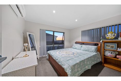 Photo of property in 14 Kereru Rise, Papakura, 2110