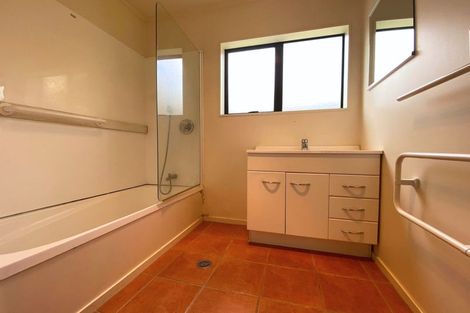 Photo of property in 27 Kona Crescent, Henderson, Auckland, 0610