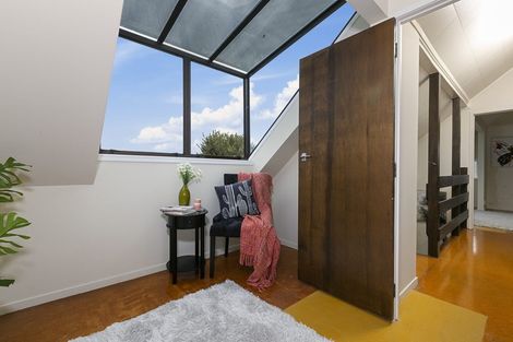 Photo of property in 1/6 Steen Place, Mangere Bridge, Auckland, 2022
