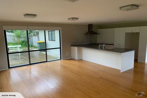 Photo of property in 23 Hillcrest Road, Hatfields Beach, Orewa, 0931