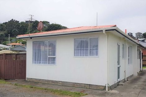 Photo of property in 15a Naumai Place, Spotswood, New Plymouth, 4310