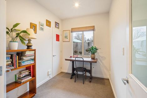 Photo of property in 4/15 Derrett Place, Saint Martins, Christchurch, 8022
