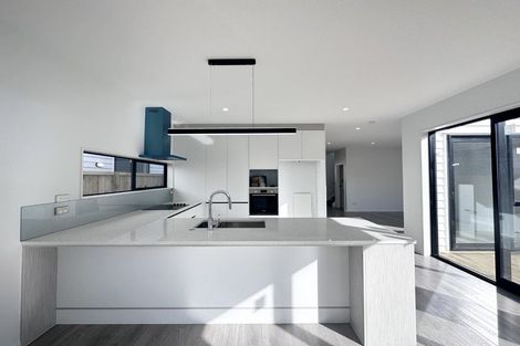 Photo of property in 3b Glennandrew Drive, Half Moon Bay, Auckland, 2012