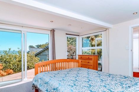 Photo of property in 36 Rakeiora Grove, Korokoro, Lower Hutt, 5012