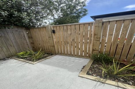 Photo of property in 15a Barton Grove, Naenae, Lower Hutt, 5011