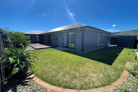 Photo of property in 11 Fuller Street, Papamoa Beach, Papamoa, 3118