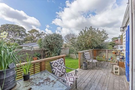 Photo of property in 27 Tramway Road, Beach Haven, Auckland, 0626