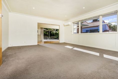 Photo of property in 9 Selwyn Crescent, Forrest Hill, Auckland, 0620