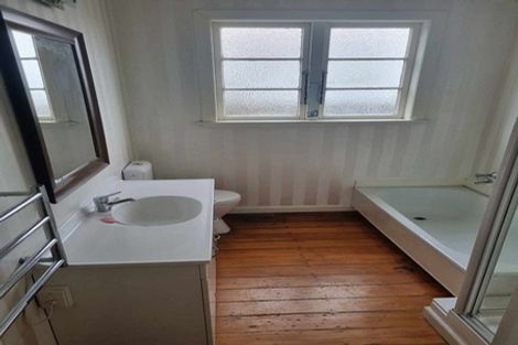 Photo of property in 116 Karori Road, Karori, Wellington, 6012