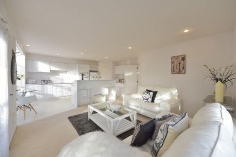 Photo of property in 32 Currell Way, Somerville, Auckland, 2014