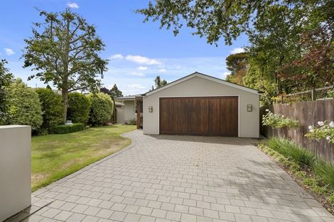 Photo of property in 16 Hadlow Place, Burnside, Christchurch, 8041